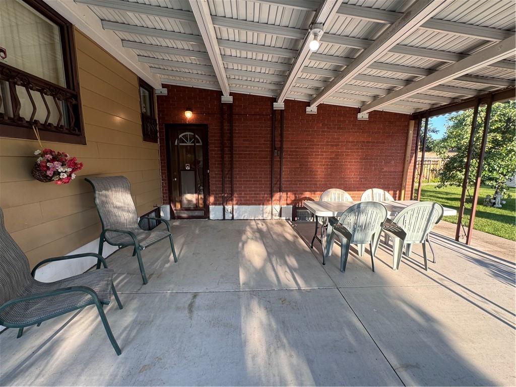 Image of property at 826 MOHAWK Road E