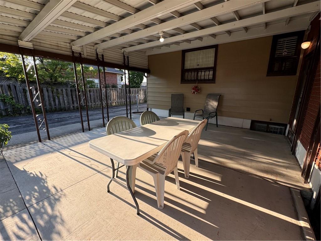 Image of property at 826 MOHAWK Road E