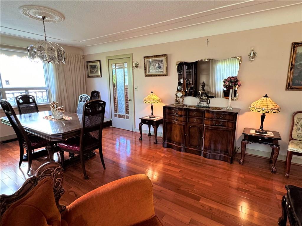 Image of property at 826 MOHAWK Road E