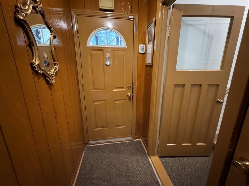 Image of property at 826 MOHAWK Road E