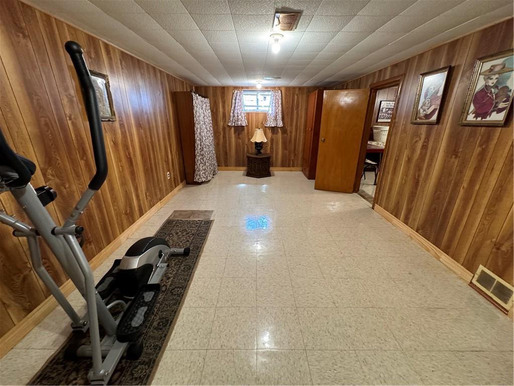 Image of property at 826 MOHAWK Road E