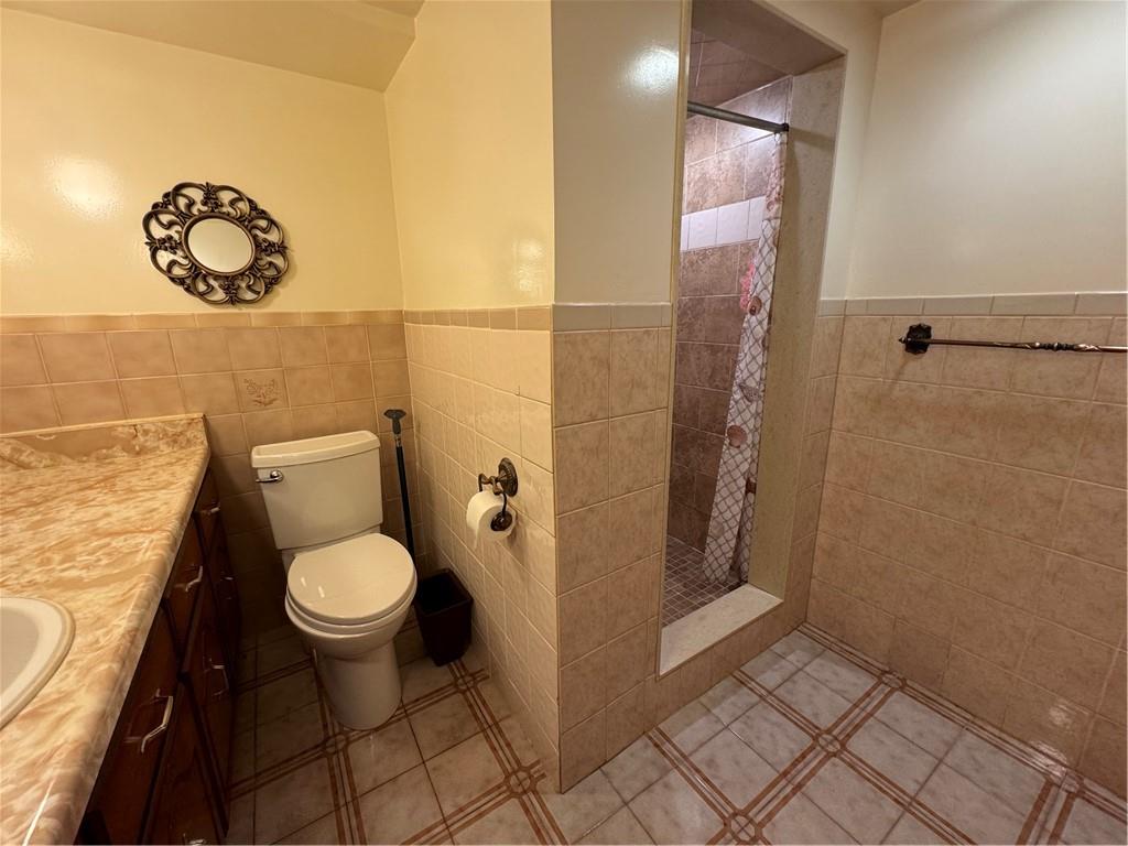 Image of property at 826 MOHAWK Road E