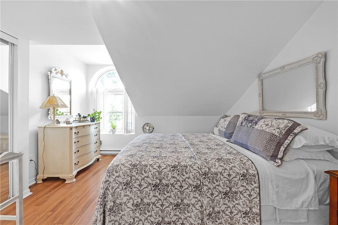 Image of property at 23 MACAULAY Street W|Unit #3