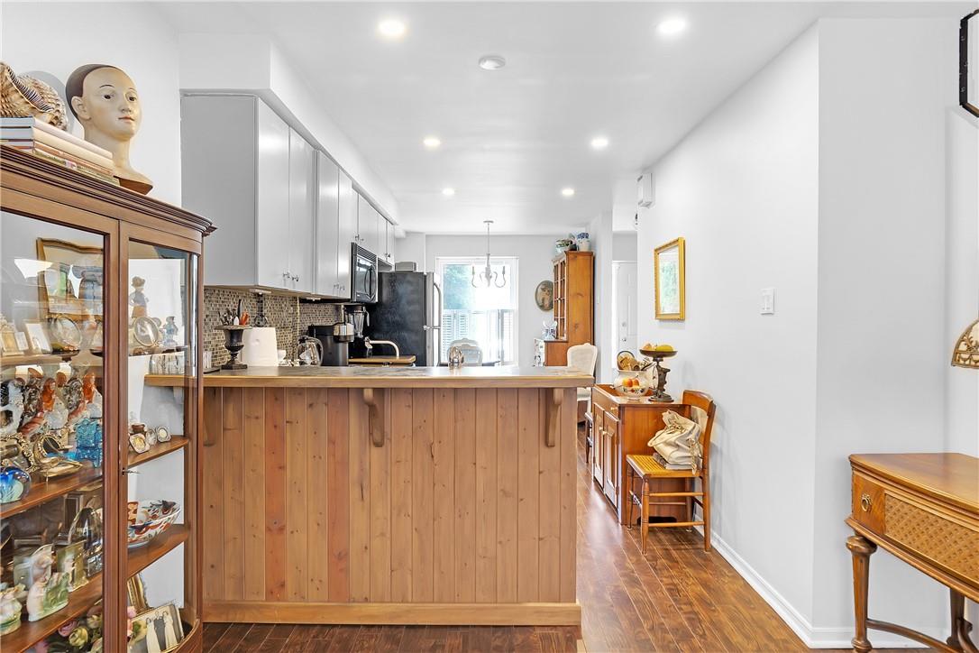 Image of property at 23 MACAULAY Street W|Unit #3