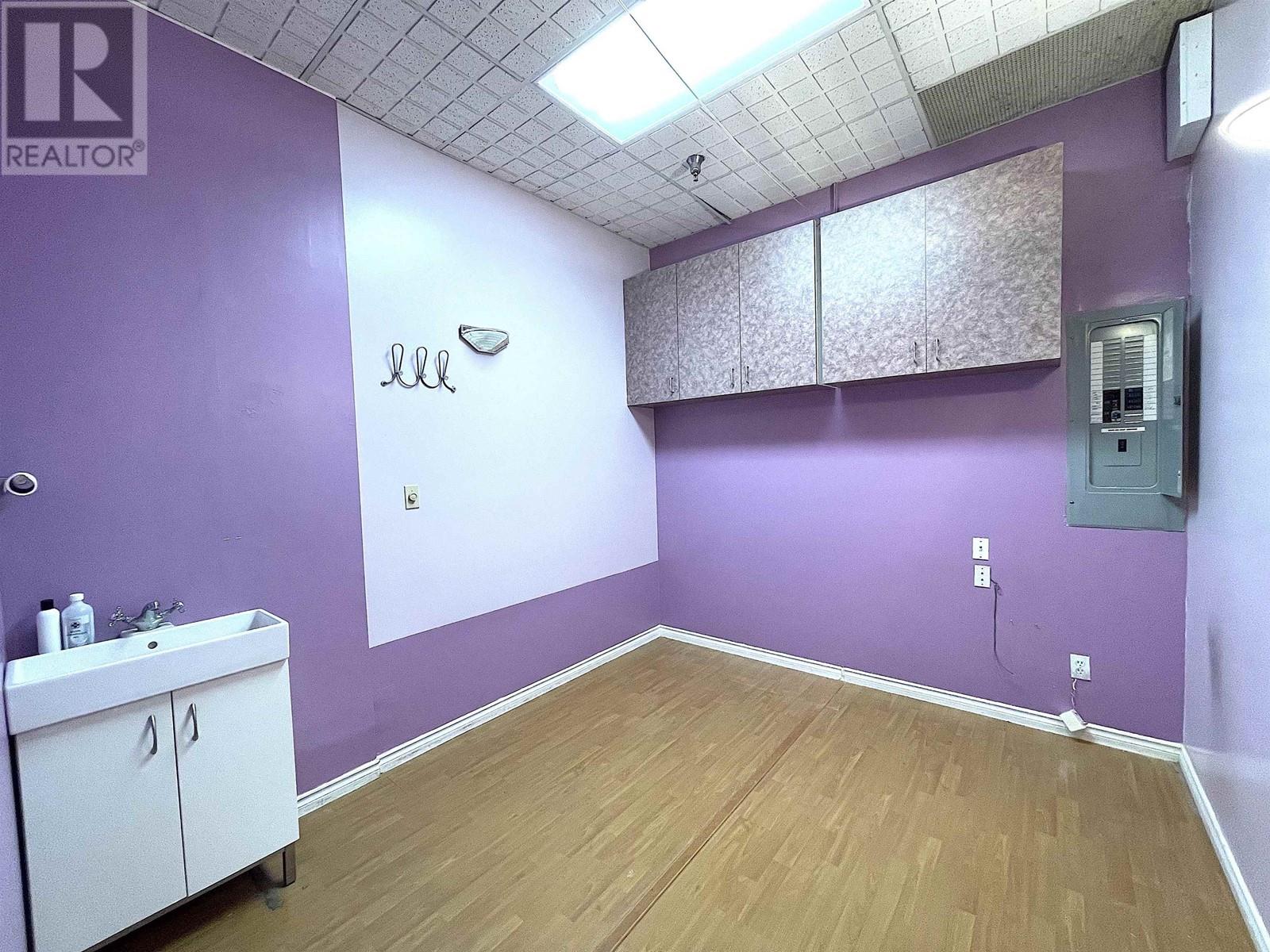 Listing Picture 6 of 19 : 1135 8580 ALEXANDRA ROAD, Richmond / 烈治文 - 魯藝地產 Yvonne Lu Group - MLS Medallion Club Member