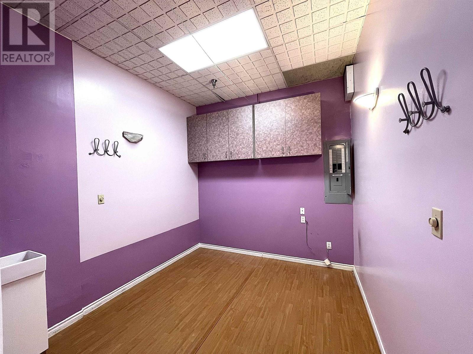 Listing Picture 12 of 19 : 1135 8580 ALEXANDRA ROAD, Richmond / 烈治文 - 魯藝地產 Yvonne Lu Group - MLS Medallion Club Member