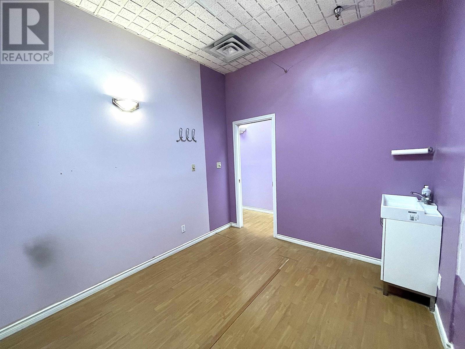 Listing Picture 9 of 19 : 1135 8580 ALEXANDRA ROAD, Richmond / 烈治文 - 魯藝地產 Yvonne Lu Group - MLS Medallion Club Member
