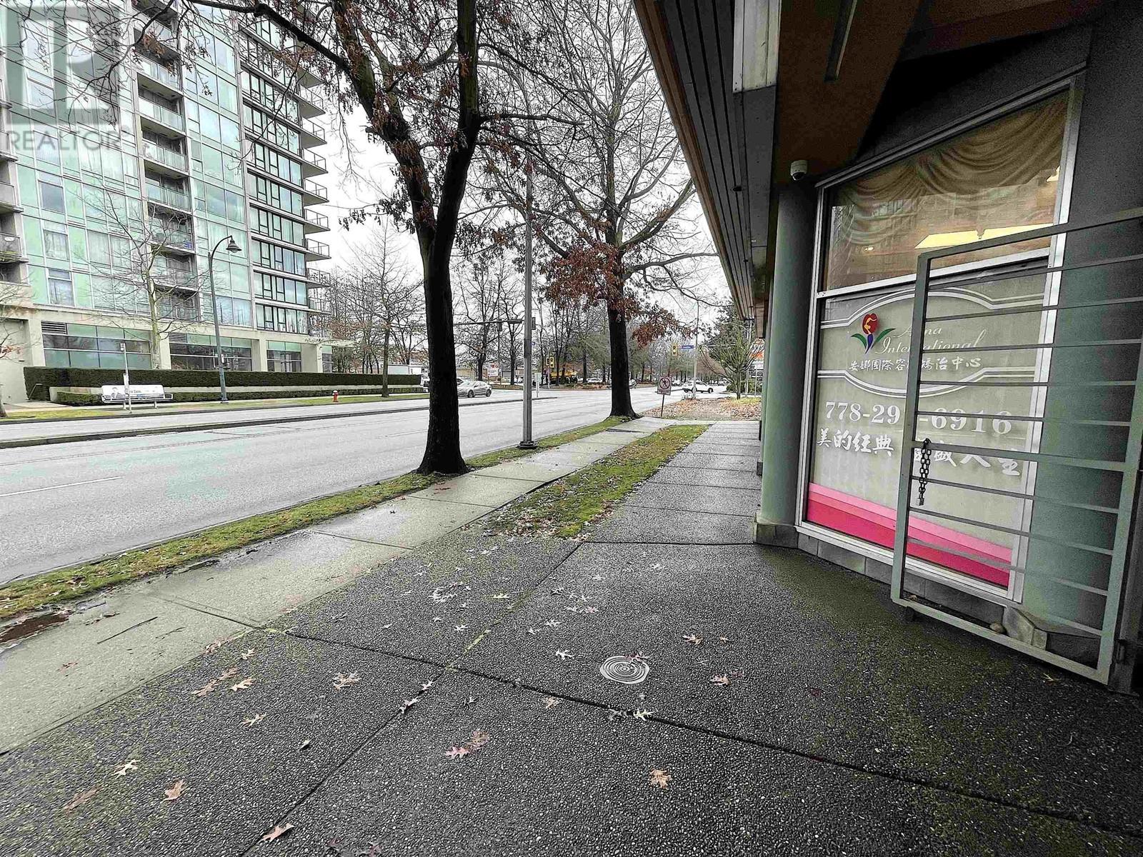 Listing Picture 16 of 19 : 1135 8580 ALEXANDRA ROAD, Richmond / 烈治文 - 魯藝地產 Yvonne Lu Group - MLS Medallion Club Member