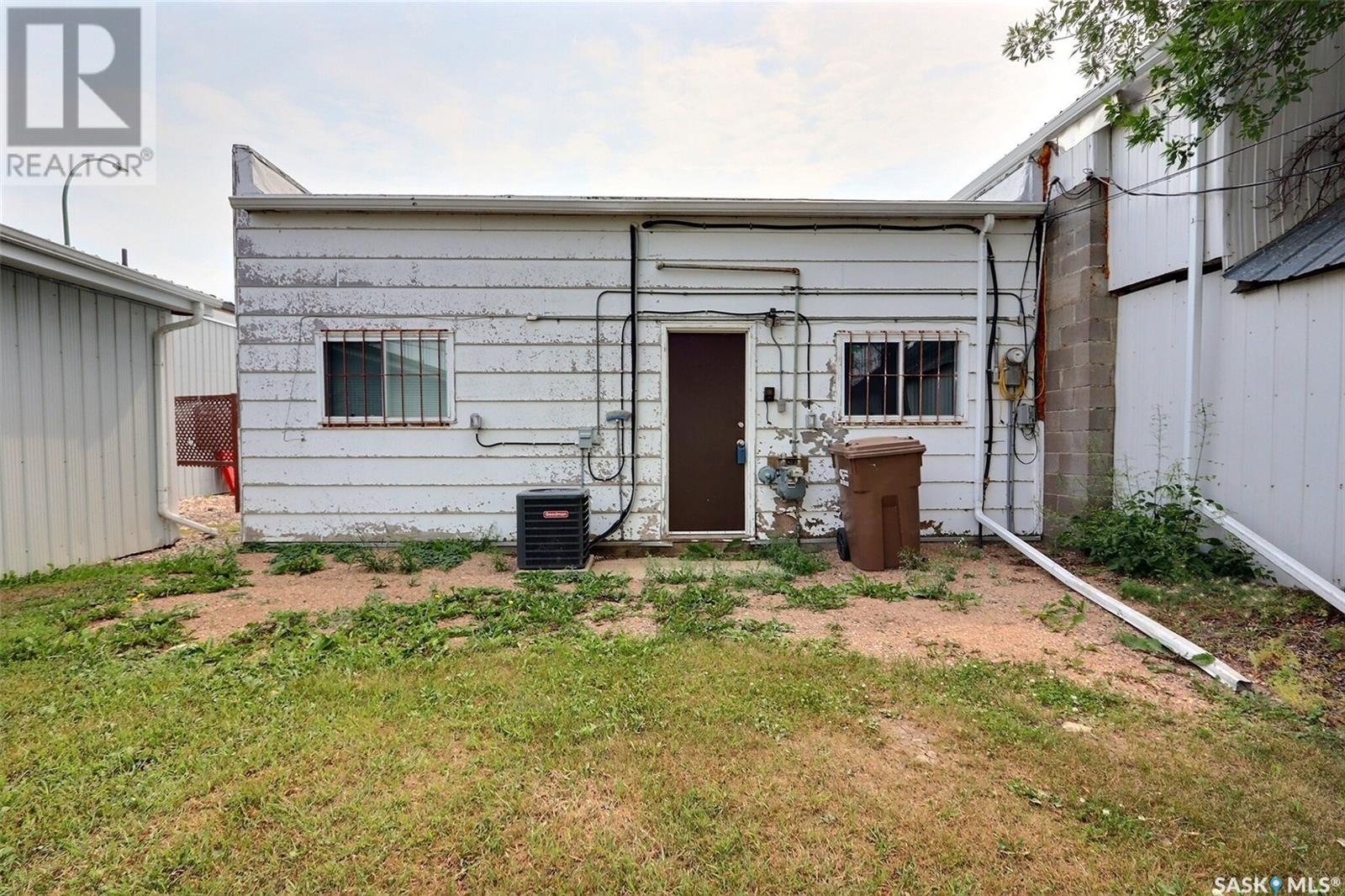 215 Main Street, Kinistino, Saskatchewan  S0J 1H0 - Photo 10 - SK979933