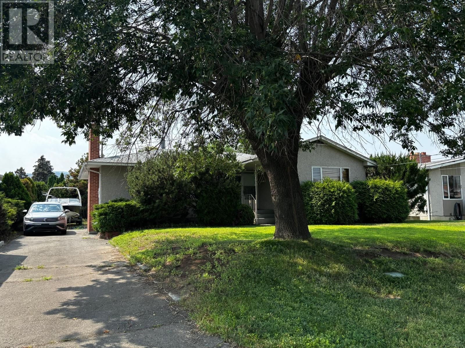 939 KIRKLAND PLACE, kamloops, British Columbia