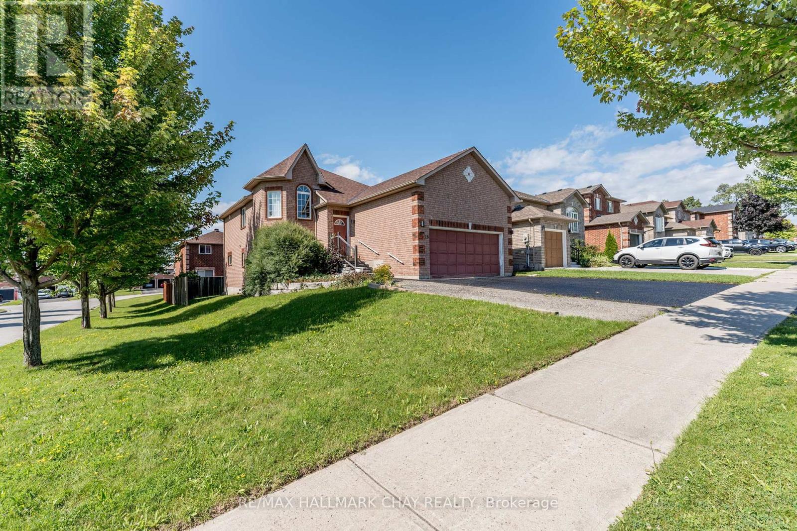 18 PRISCILLA'S PLACE, barrie (painswick south), Ontario