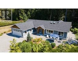 3338 Beach Avenue, Roberts Creek, Ca