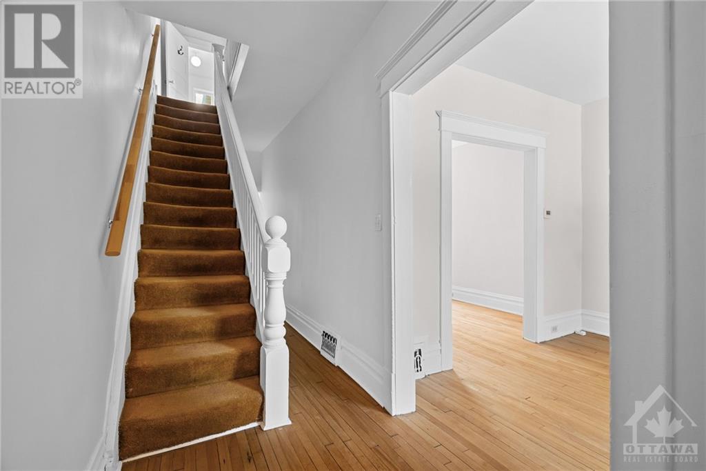 108 Grove Avenue, Ottawa, Ontario  K1S 3B1 - Photo 4 - X9516737