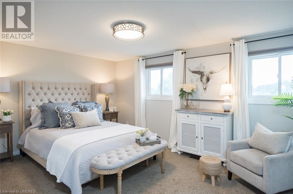 Image of property at 586 HAYWARD Crescent