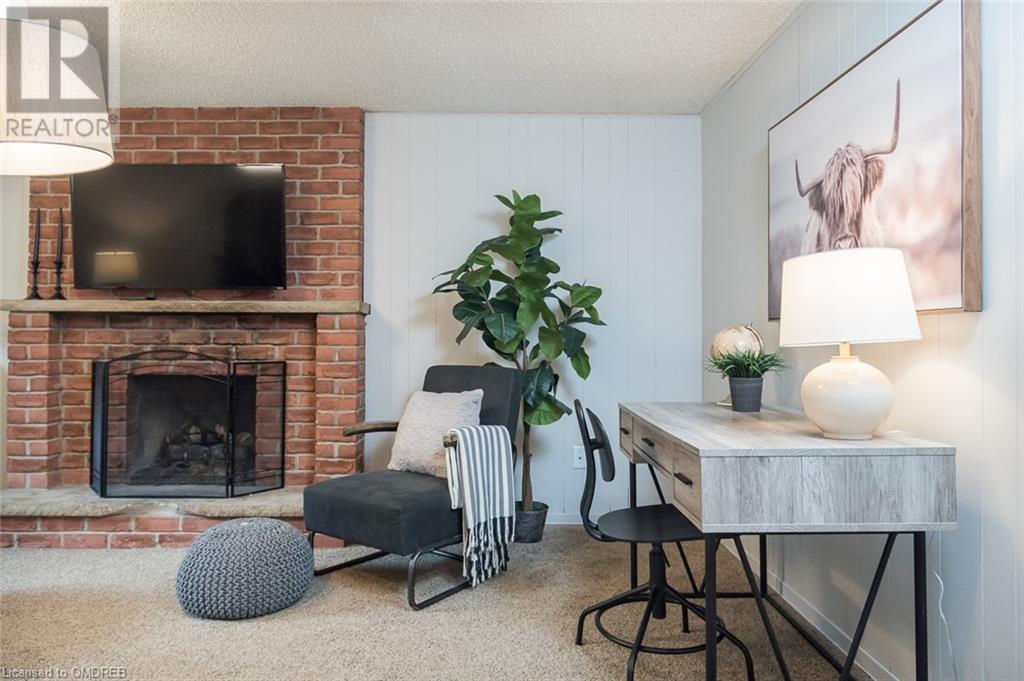 Image of property at 586 HAYWARD Crescent