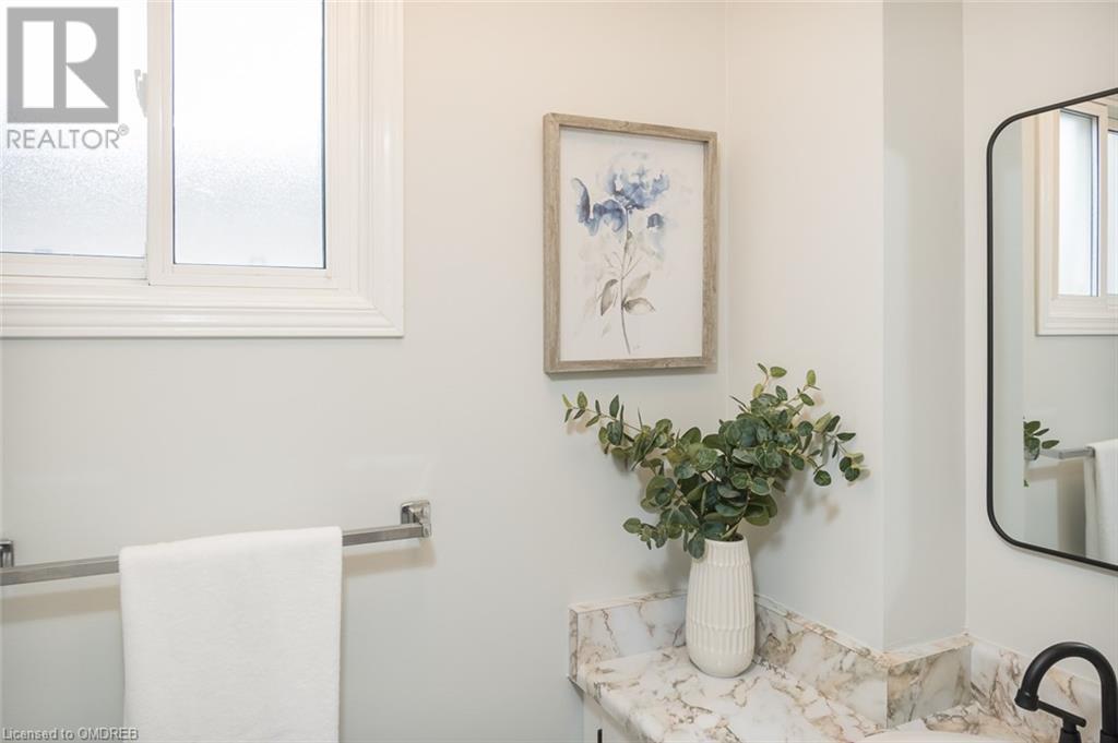 Image of property at 586 HAYWARD Crescent