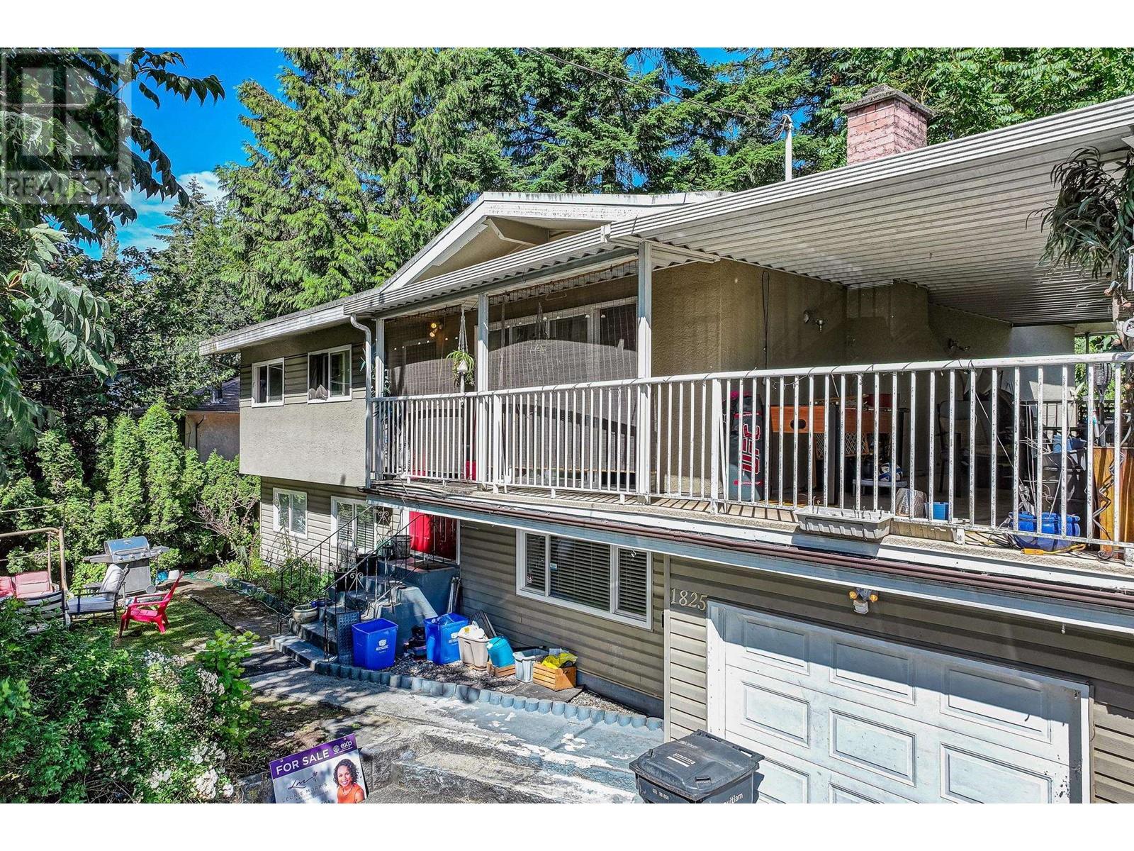 1825 Brunette Avenue, Coquitlam, British Columbia  V3K 1H3 - Photo 2 - R2911926