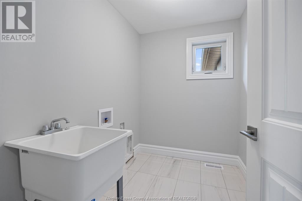 7355 Garnet, Mcgregor, Ontario  N0R 1J0 - Photo 40 - 24014245