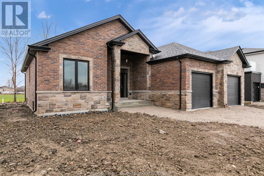 Property at 2504 MAYFAIR South image 3