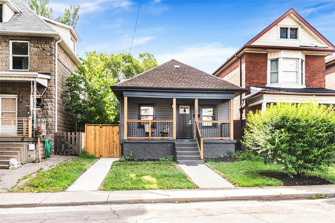 Image of property at 284 GROSVENOR Avenue N