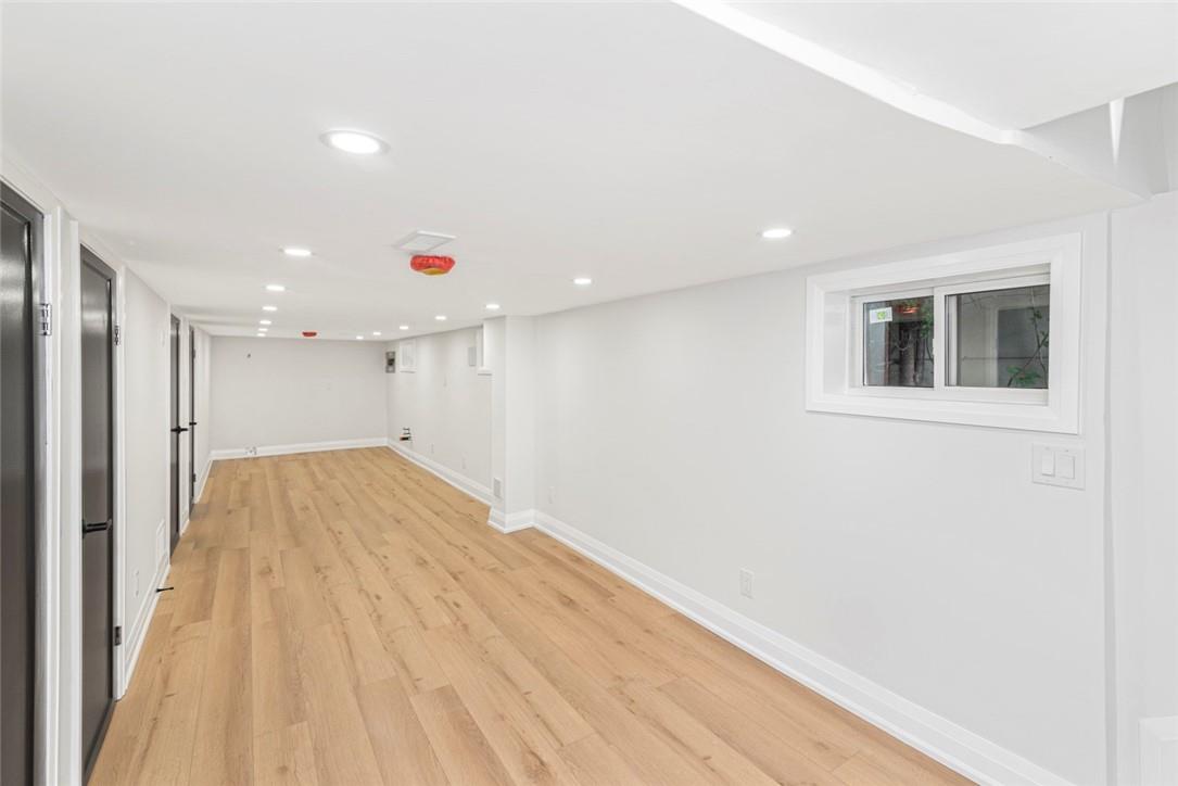 Image of property at 284 GROSVENOR Avenue N