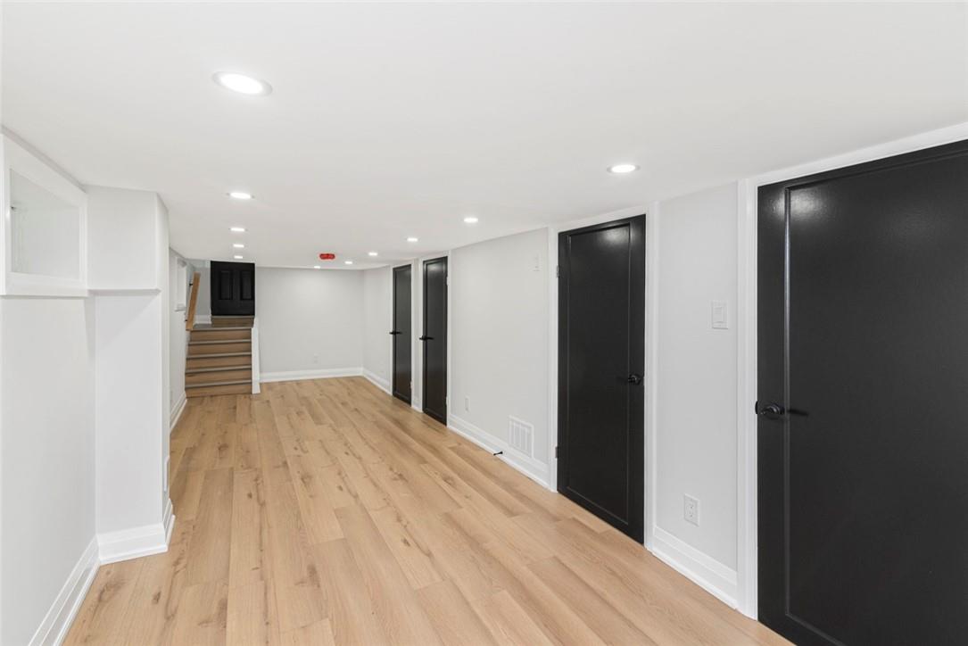 Image of property at 284 GROSVENOR Avenue N