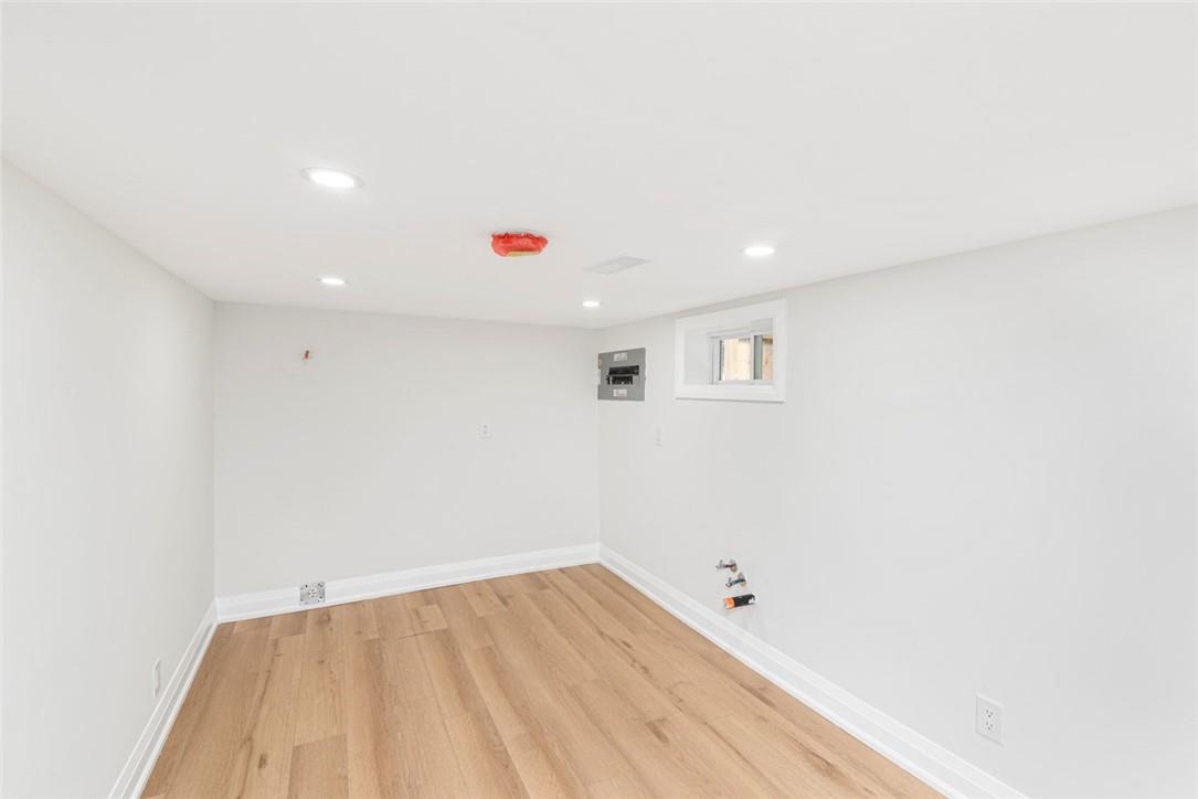 Image of property at 284 GROSVENOR Avenue N