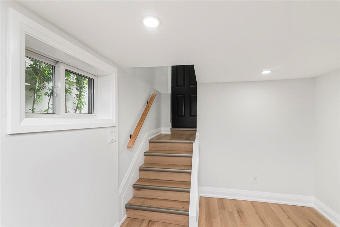 Image of property at 284 GROSVENOR Avenue N