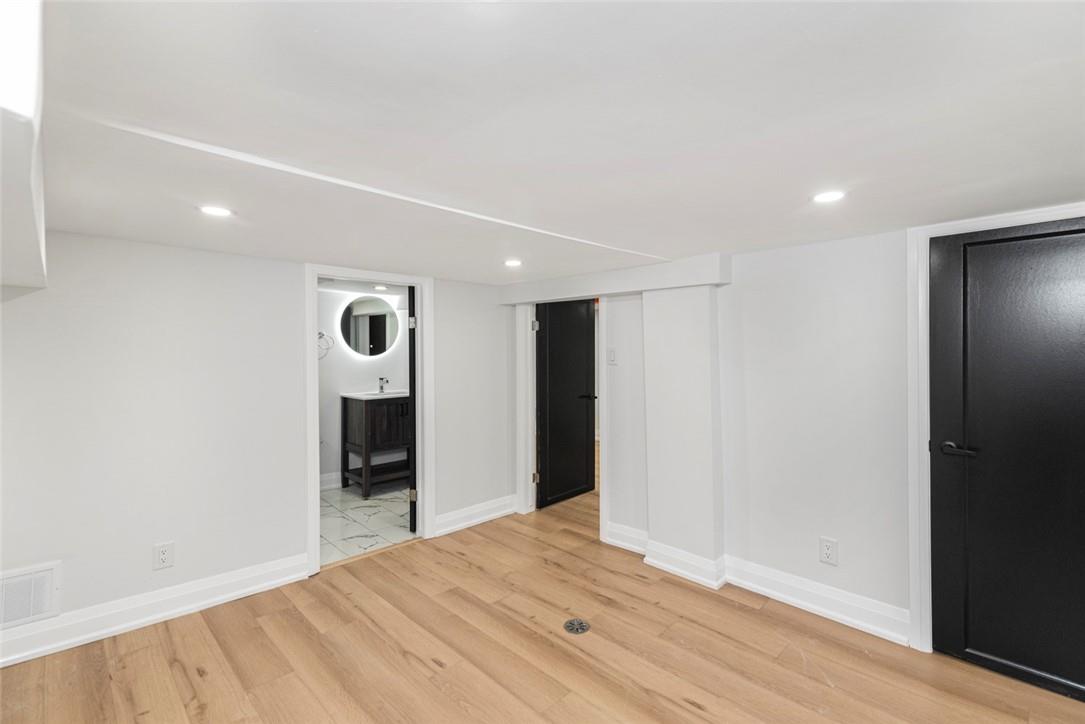 Image of property at 284 GROSVENOR Avenue N