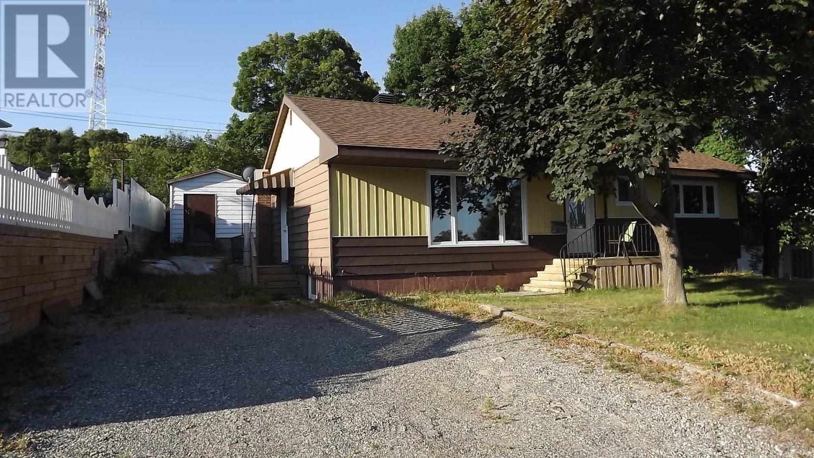 71 Hutchison Ave, Elliot Lake, Ontario  P5A 1W7 - Photo 1 - SM242042