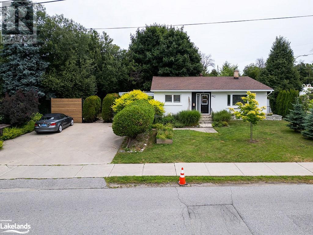 42 Niagara Street, Collingwood, Ontario  L9Y 3X2 - Photo 2 - 40630726