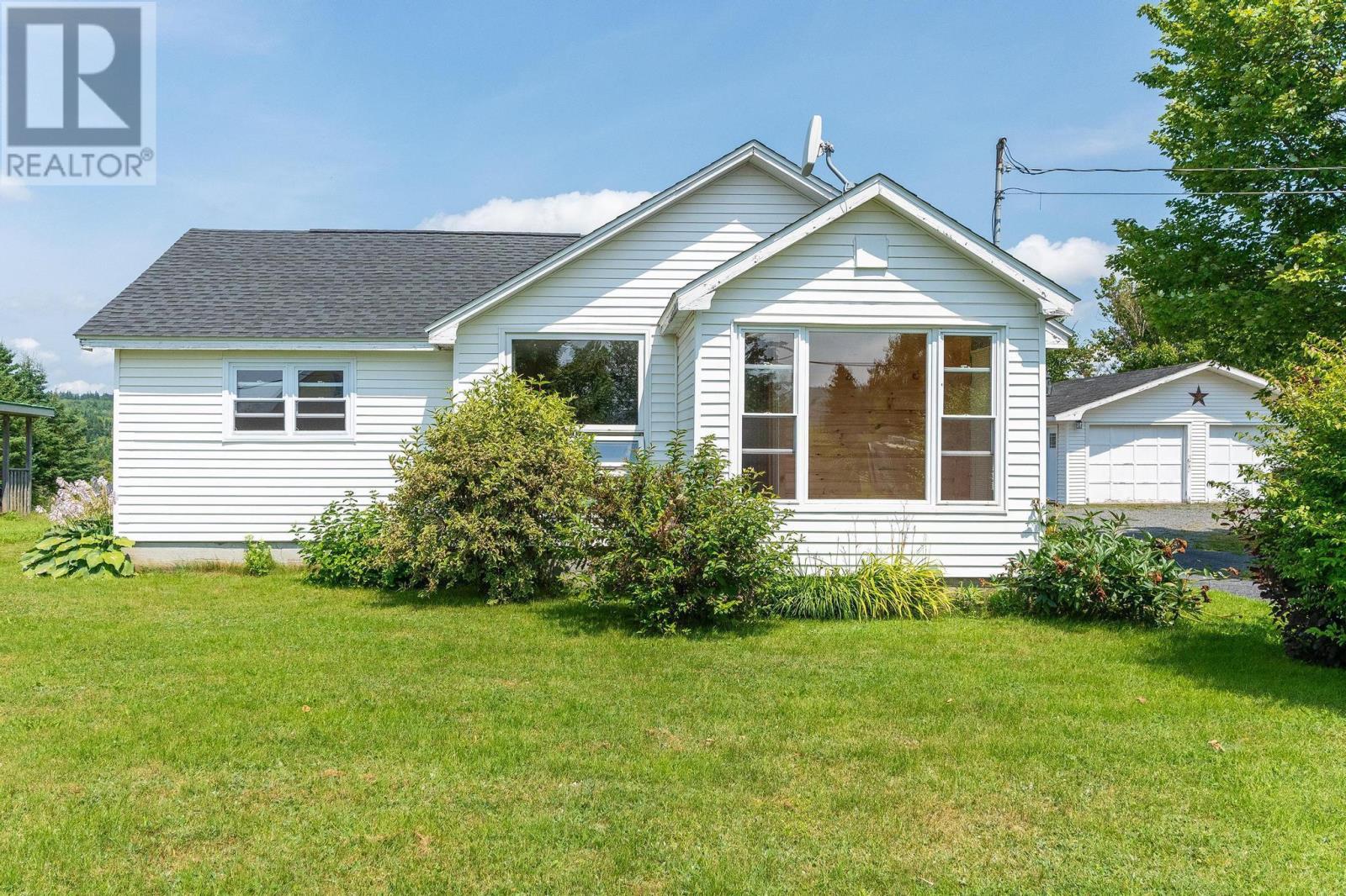 959 2 Highway, Five Islands, Nova Scotia  B0M 1K0 - Photo 1 - 202418538
