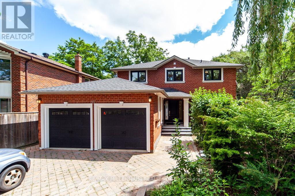 15 Sala Drive, Richmond Hill, Ontario  L4C 8C3 - Photo 1 - N8401106