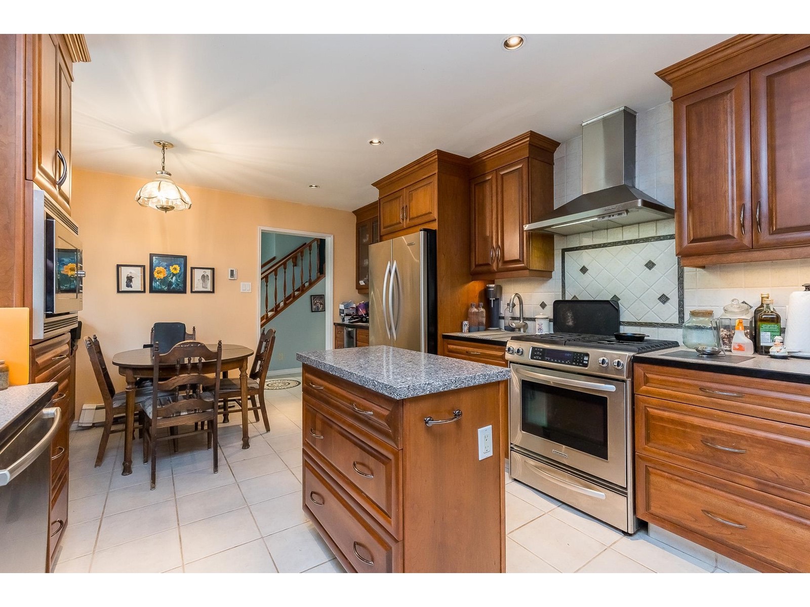 Property at 20244 27 AVENUE image 5
