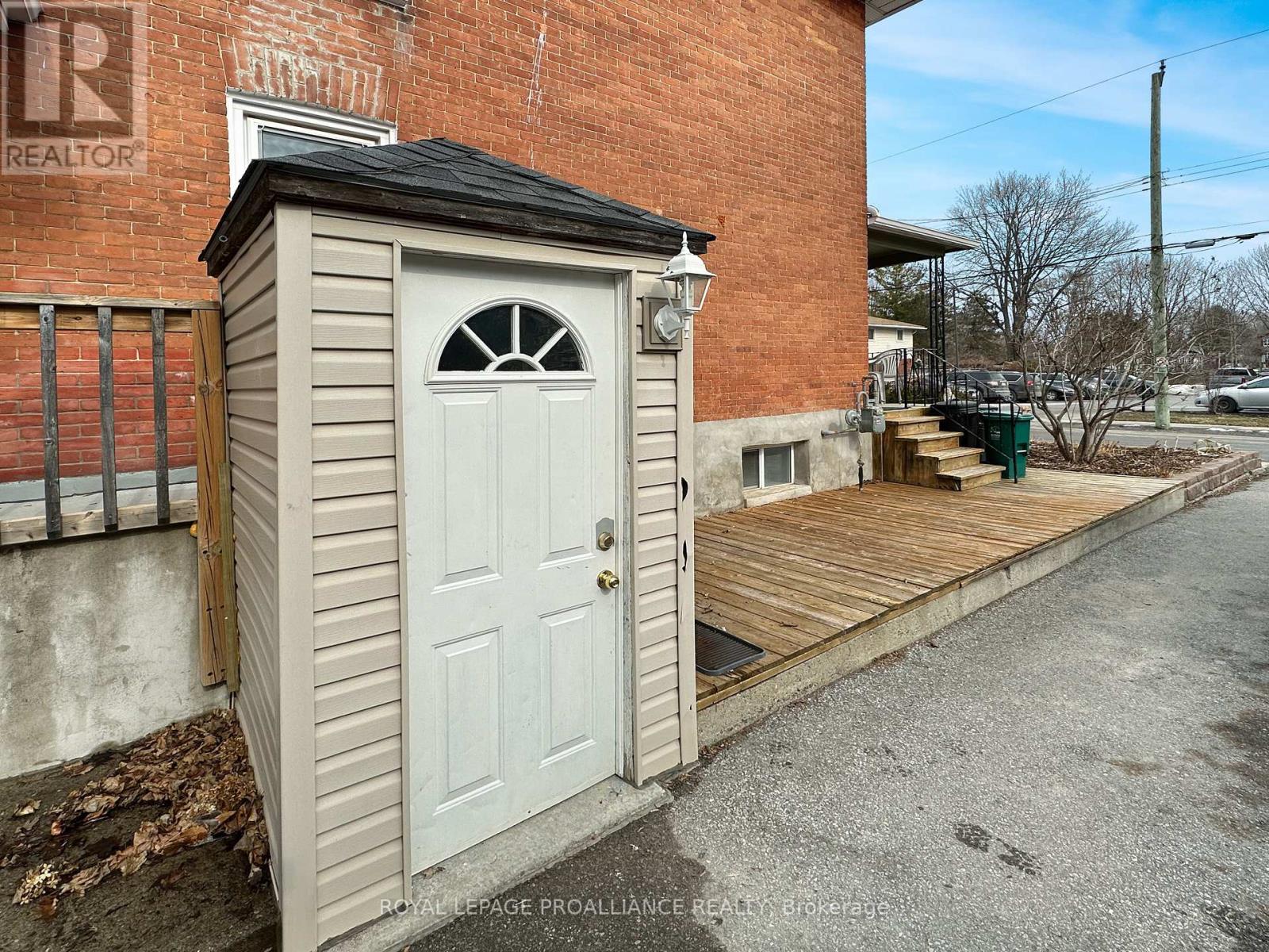 16 Chatham Street, Belleville, Ontario  K8N 3S3 - Photo 13 - X9245235