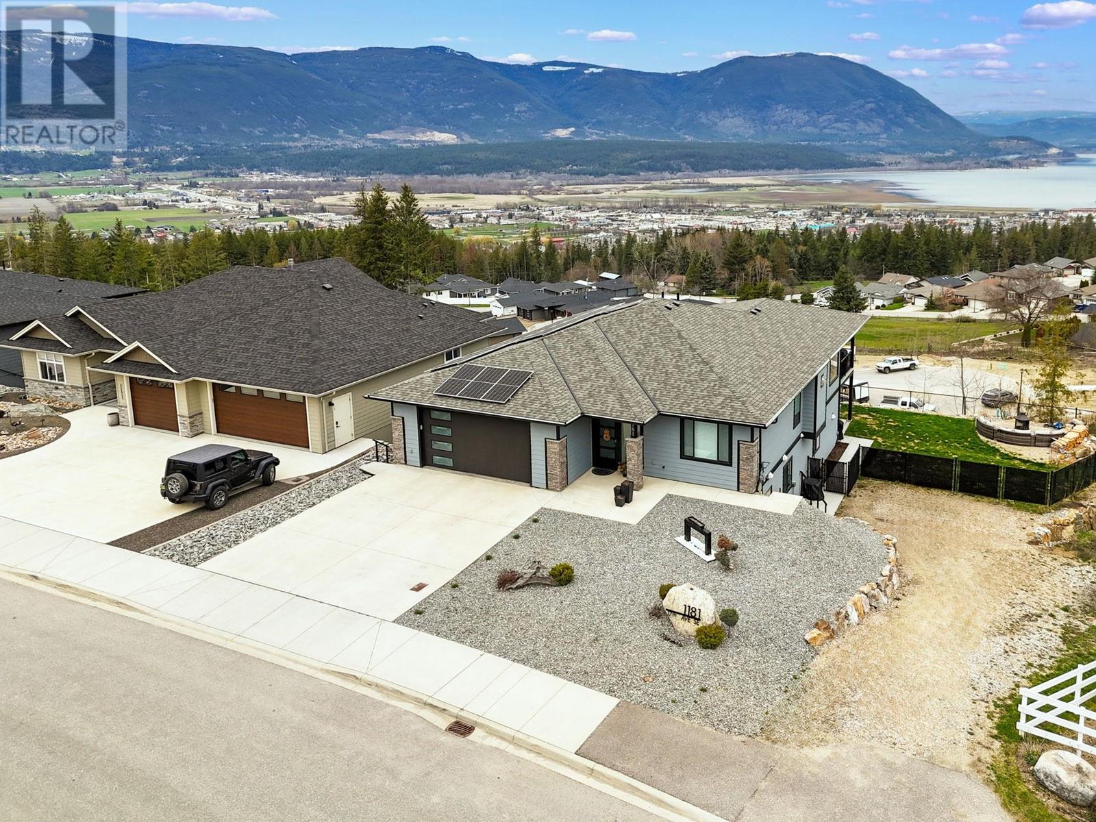 1181 17 Avenue SE Salmon Arm