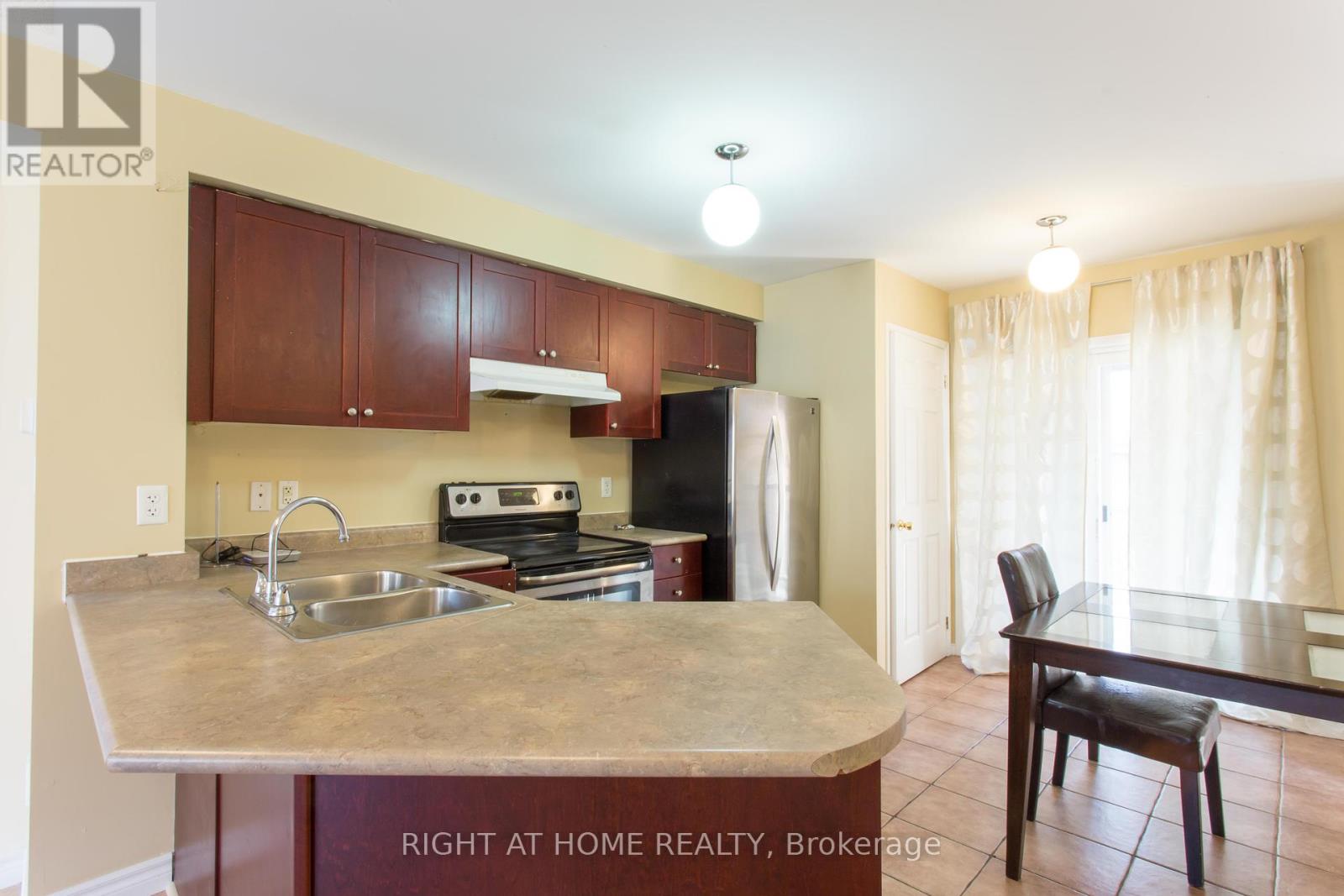 Upper - 71 Jim Baird Mews, Toronto (Downsview-Roding-Cfb), Ontario  M3L 0C3 - Photo 6 - W9245355