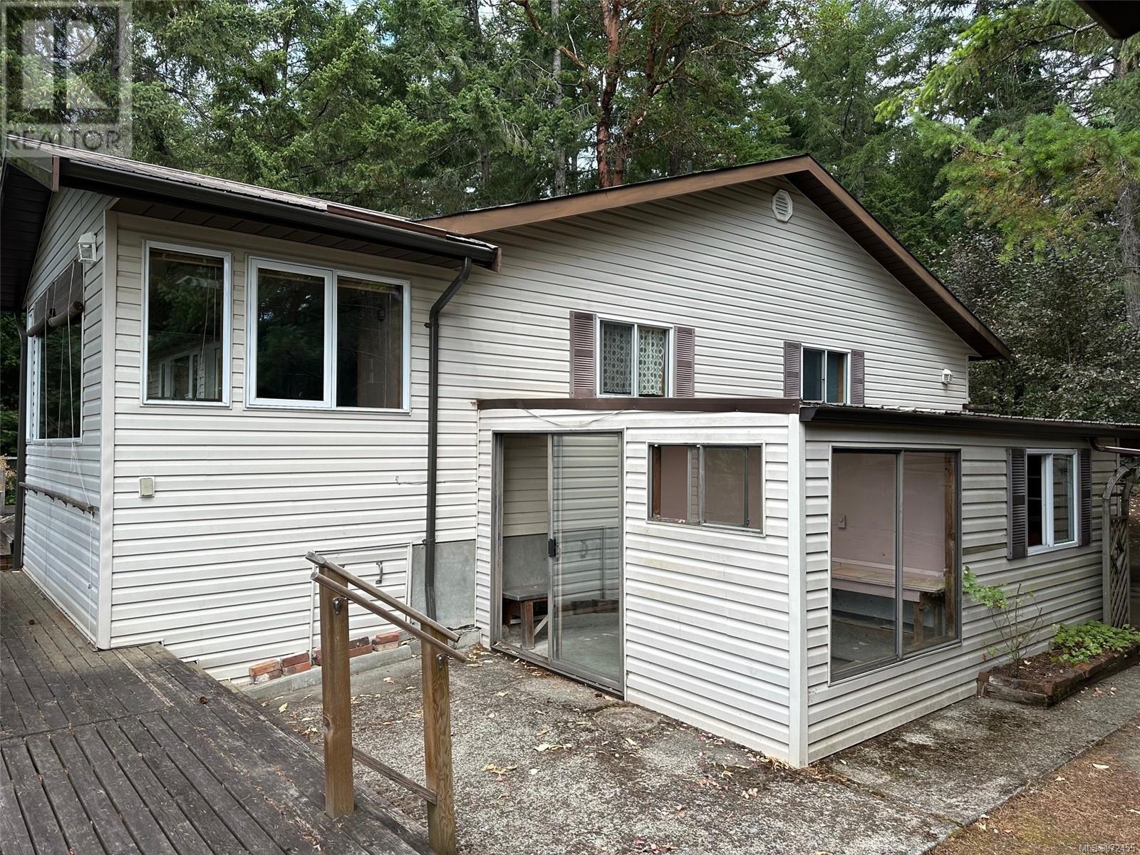 989 Pat Burns Ave, Gabriola Island, British Columbia  V0R 1X2 - Photo 4 - 972455