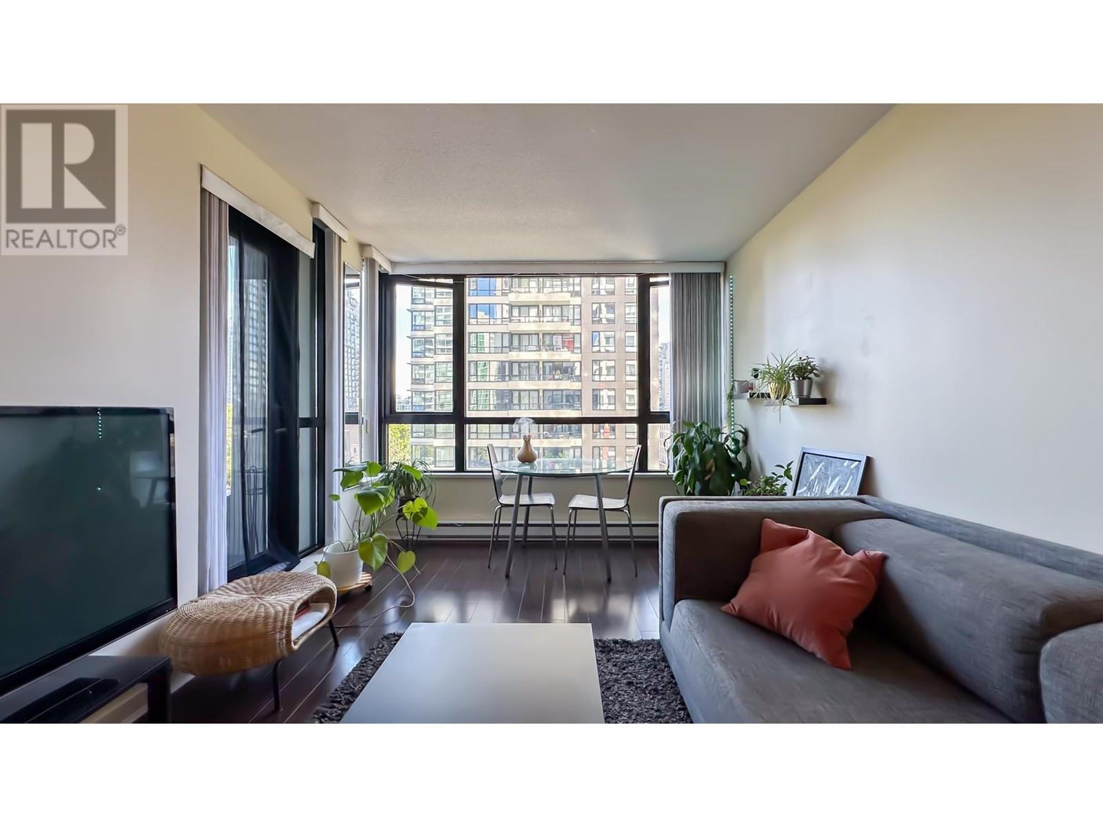 Listing Picture 6 of 24 : 705 909 MAINLAND STREET, Vancouver / 溫哥華 - 魯藝地產 Yvonne Lu Group - MLS Medallion Club Member