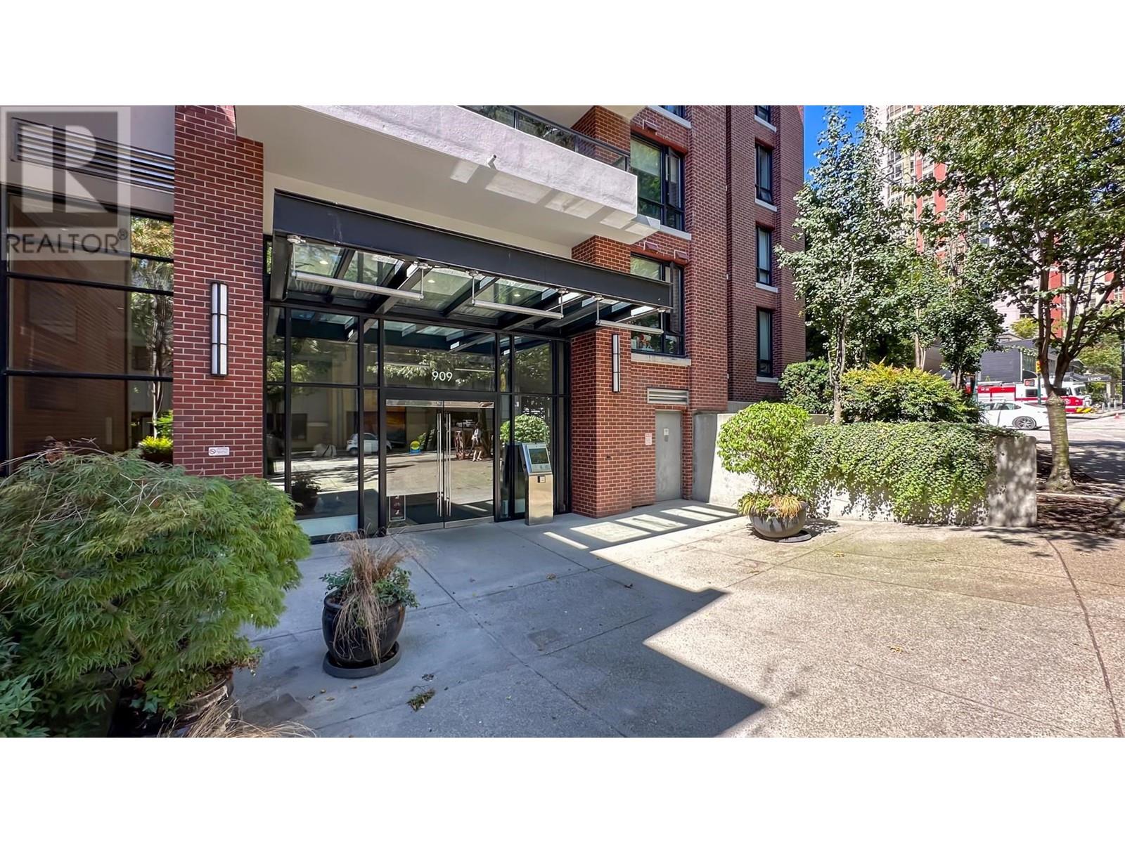 Listing Picture 2 of 24 : 705 909 MAINLAND STREET, Vancouver / 溫哥華 - 魯藝地產 Yvonne Lu Group - MLS Medallion Club Member