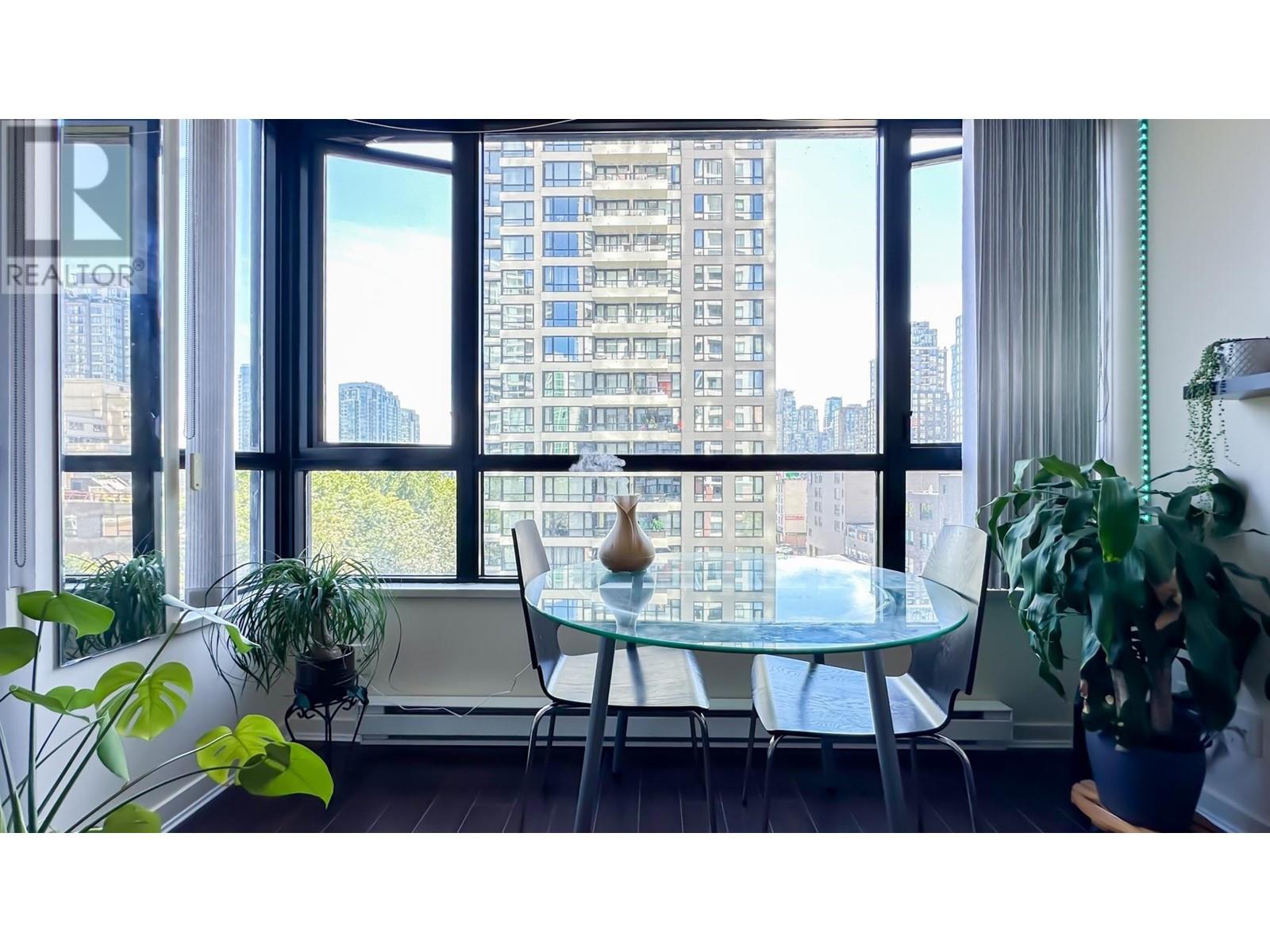 Listing Picture 8 of 24 : 705 909 MAINLAND STREET, Vancouver / 溫哥華 - 魯藝地產 Yvonne Lu Group - MLS Medallion Club Member