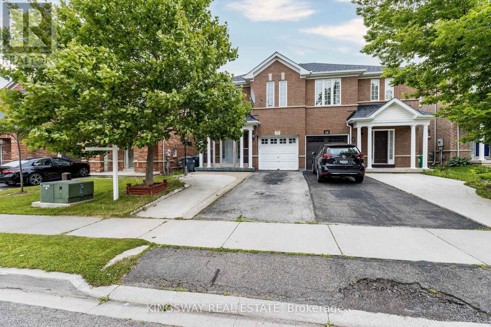 12 Tanglemere Crescent, Brampton (Fletcher's Meadow), Ontario  L7A 1R7 - Photo 4 - W9245745