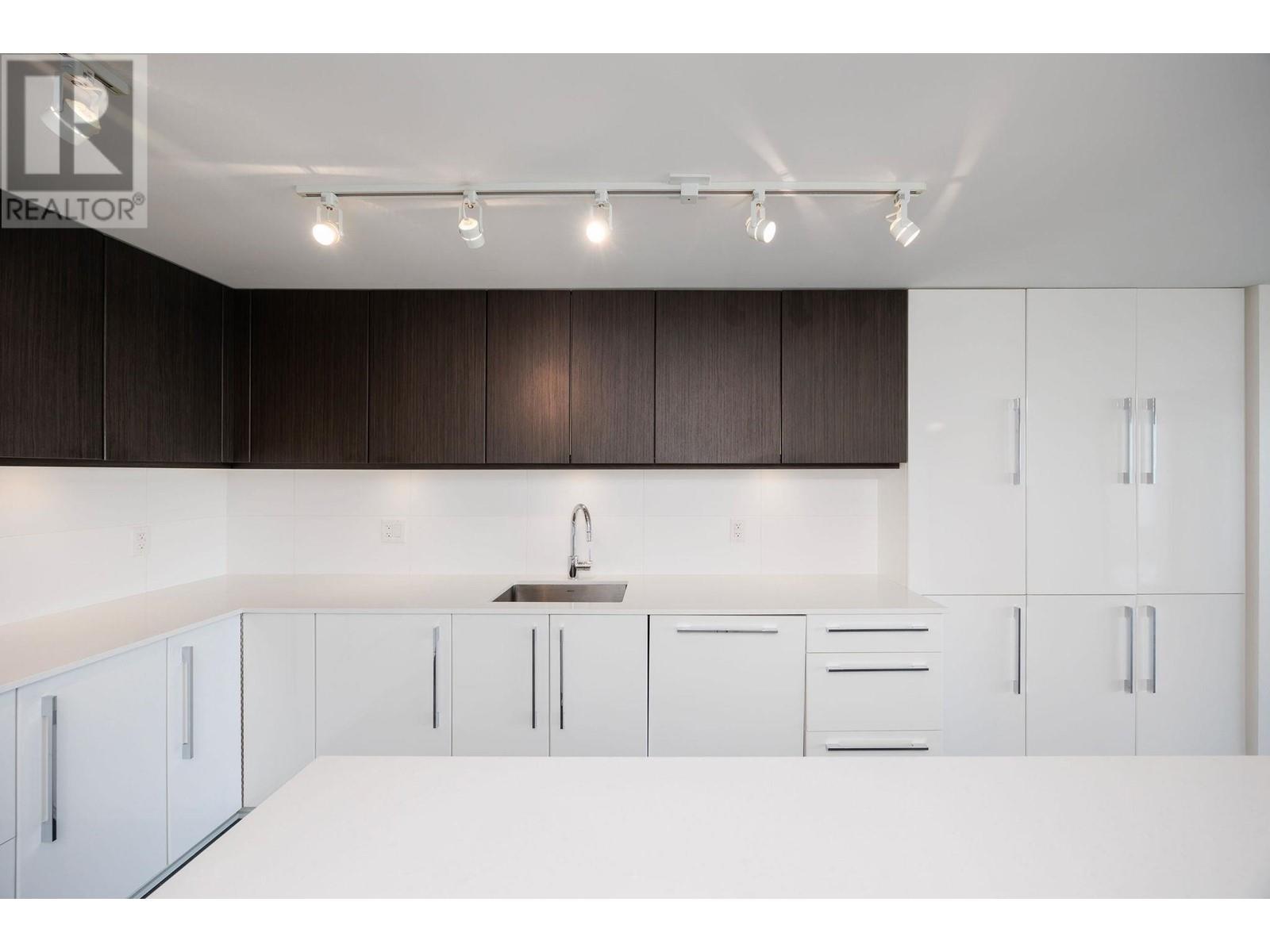 1703 188 Agnes Street, New Westminster, British Columbia  V3L 0H6 - Photo 6 - R2911637