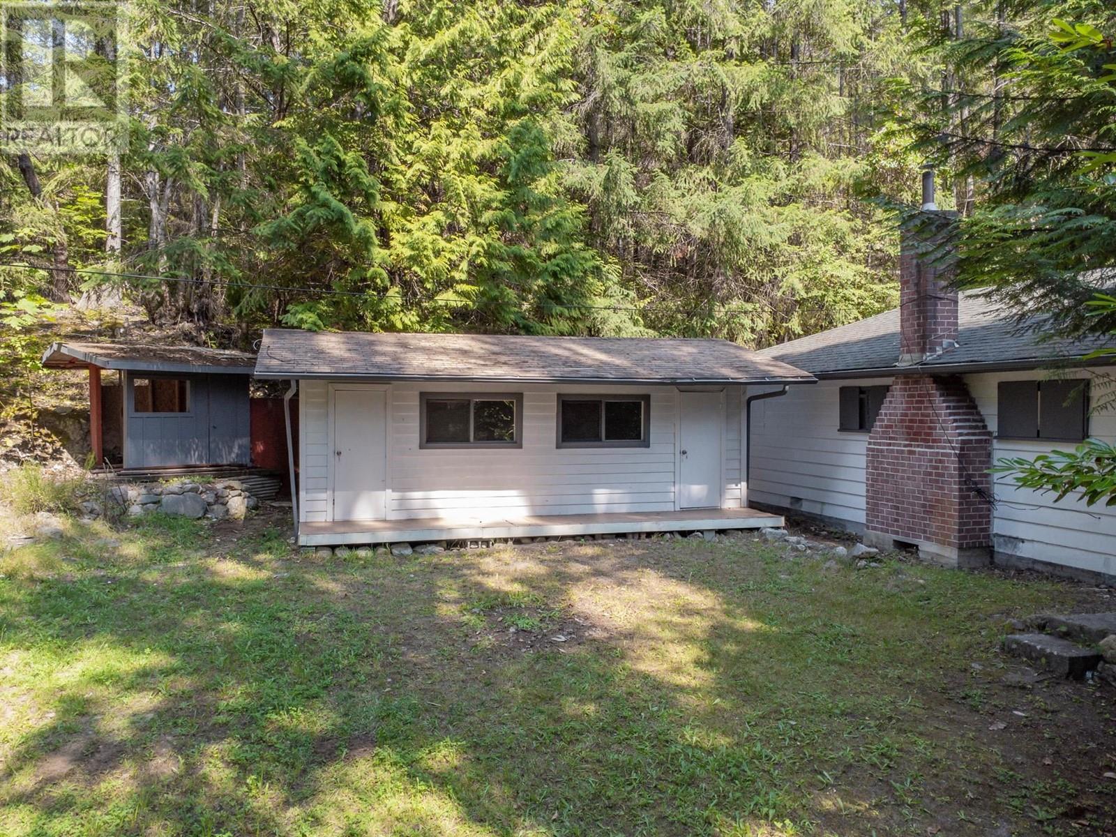 11022 Sunshine Coast Highway, Halfmoon Bay, British Columbia  V7Z 1B9 - Photo 18 - R2913476