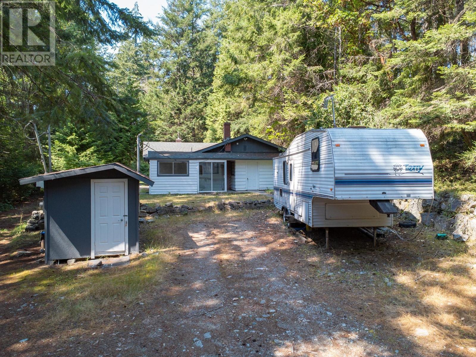 11022 Sunshine Coast Highway, Halfmoon Bay, British Columbia  V7Z 1B9 - Photo 33 - R2913476