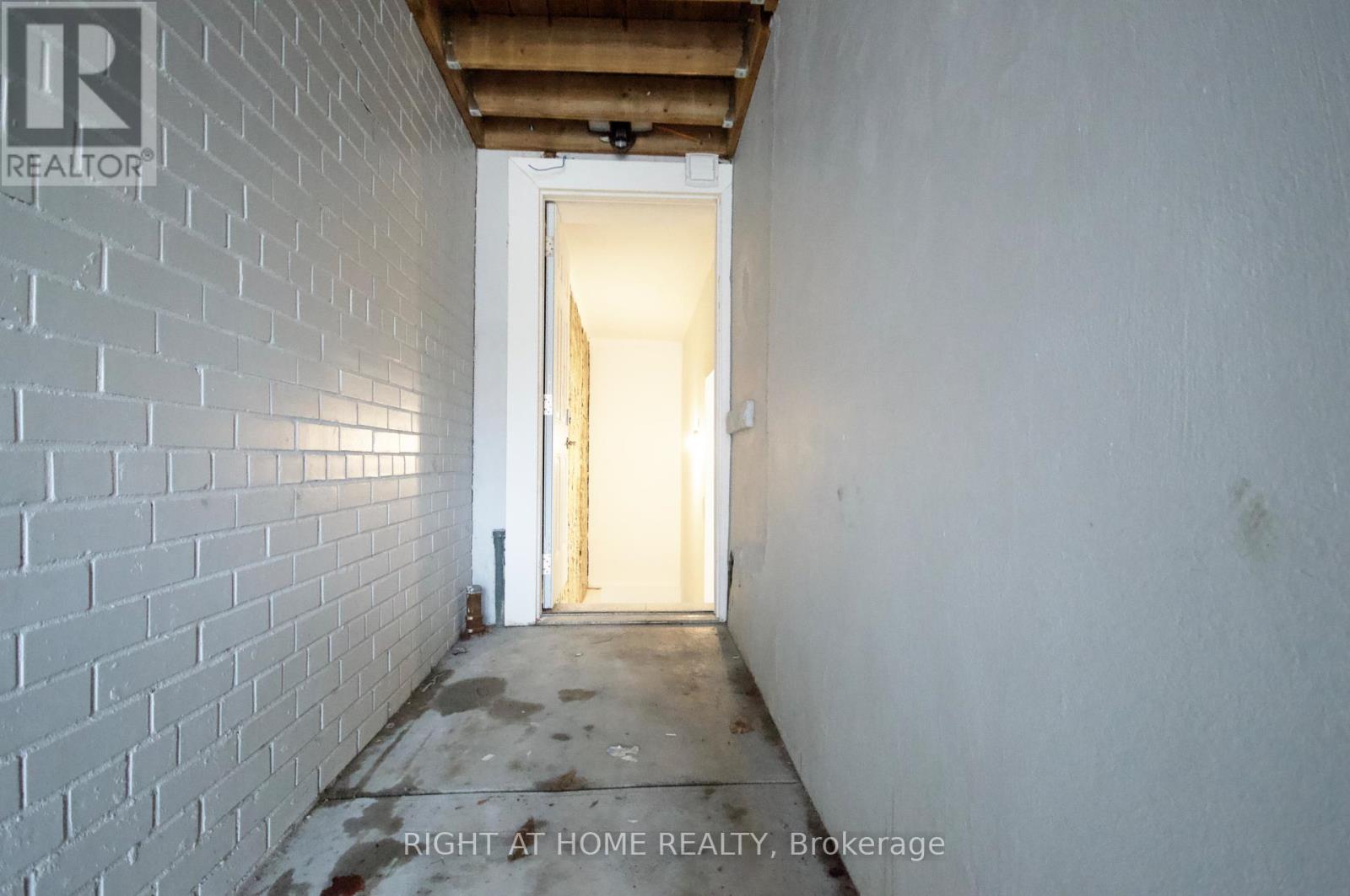 1448 Gerrard Street E, Toronto, Ontario  M4L 1Z8 - Photo 6 - E9246187