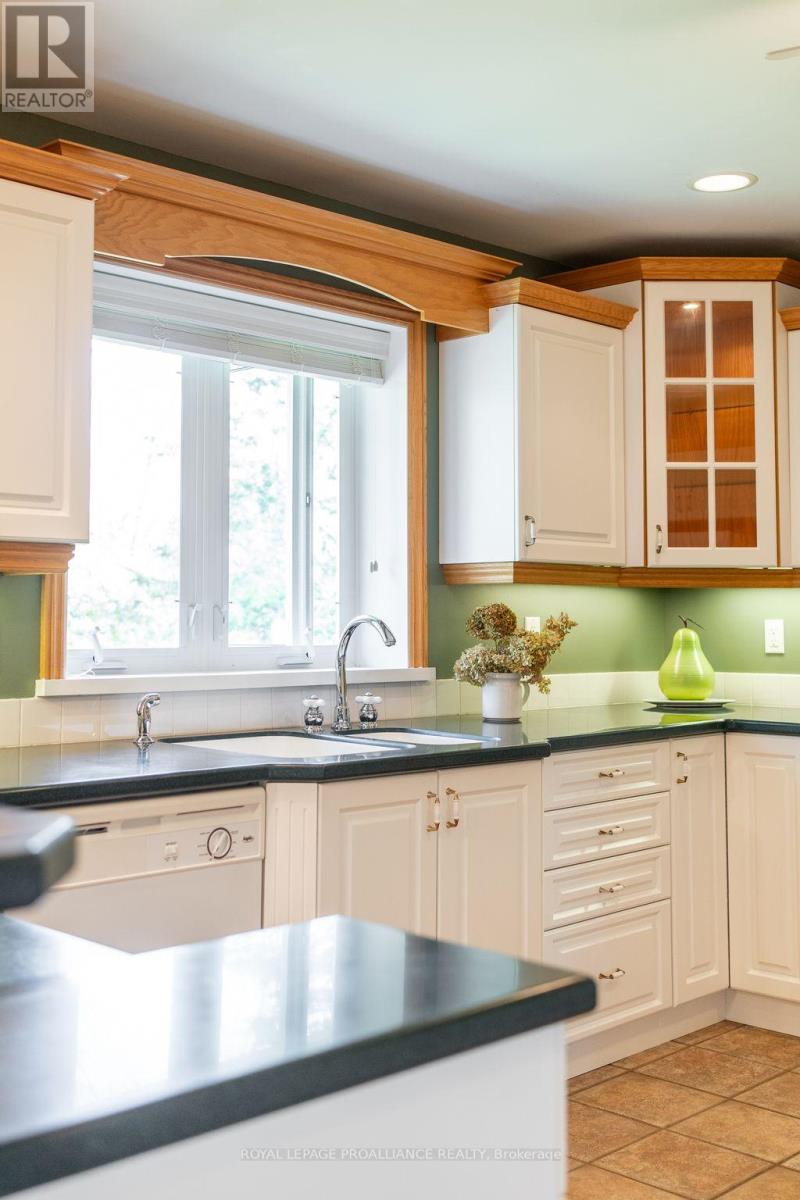 32 Pierce Road, Prince Edward County, Ontario  K0K 1G0 - Photo 18 - X9246230