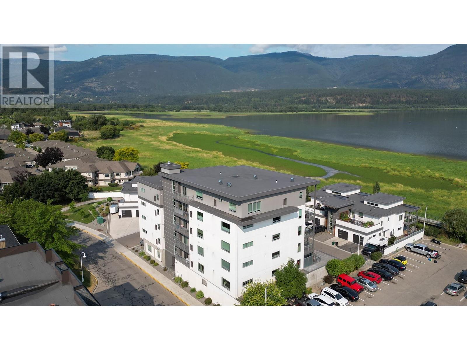 131 Harbourfront Drive NE Unit# 402, salmon arm, British Columbia