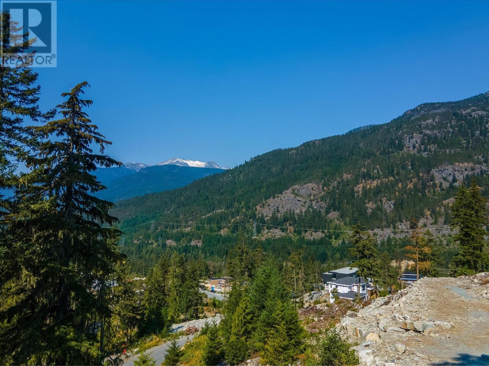 9329 Warbler Way, Whistler, British Columbia  V8E 1M1 - Photo 3 - R2913239
