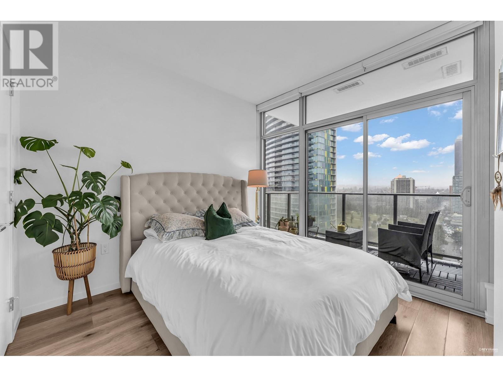 Property at 1602 1888 GILMORE AVENUE image 3
